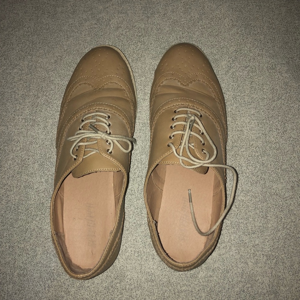 Tan dress up shoes